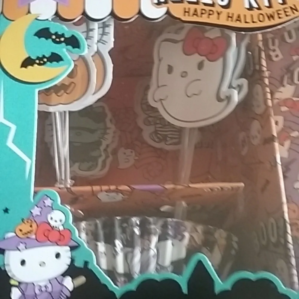 HELLO KITTY CUPCAKE PARTY SET - Picture 3 of 5